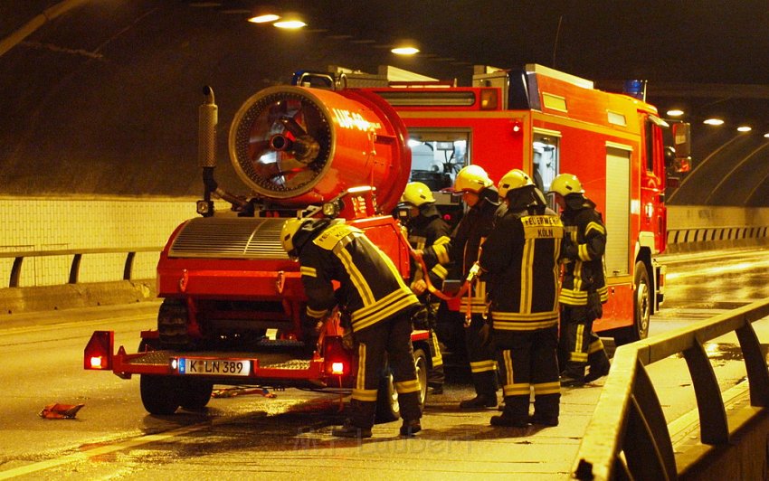 BF Koeln Tunneluebung Koeln Kalk Solingerstr und Germaniastr P387.JPG